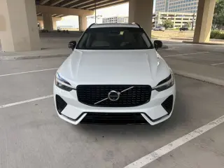 2024 Volvo XC60 B5 Plus Dark Theme