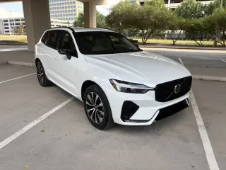 2024 Volvo XC60 B5 Plus Dark Theme