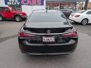 2021 Lexus ES300h