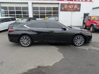 2021 Lexus ES300h
