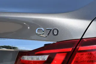 2016 INFINITI Q70