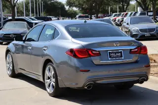 2016 INFINITI Q70