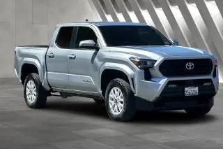 Toyota Tacoma 2024 4x4 SR5 4dr Double Cab 5.0 ft SB