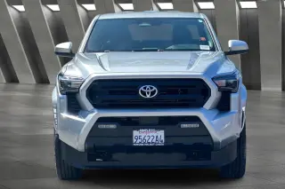 Toyota Tacoma 2024 4x4 SR5 4dr Double Cab 5.0 ft SB