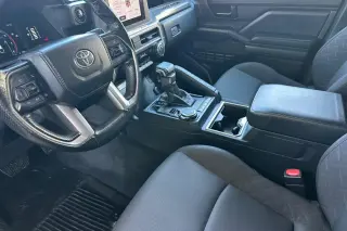 Toyota Tacoma 2024 4x4 SR5 4dr Double Cab 5.0 ft SB