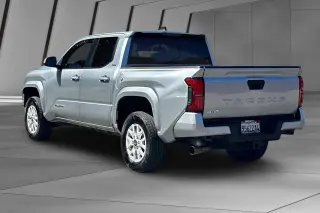 Toyota Tacoma 2024 4x4 SR5 4dr Double Cab 5.0 ft SB