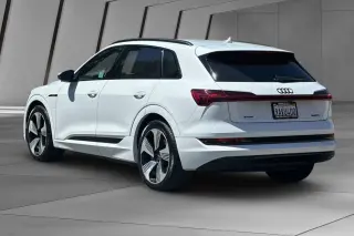 Audi e-tron 2022 AWD quattro Premium Plus 4dr SUV