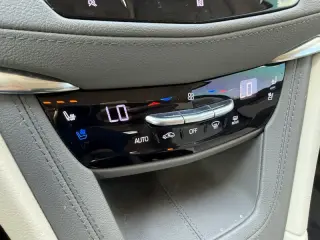 2021 Cadillac XT5 FWD Premium Luxury