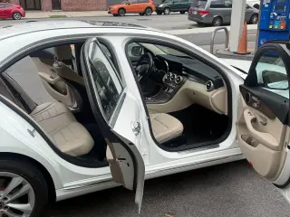 2019 Mercedes-Benz C 300