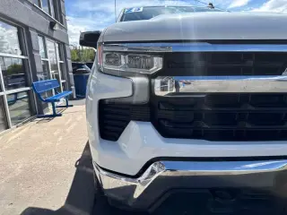 2023 Chevrolet Silverado 1500 4WD Crew Cab Standard Bed LT