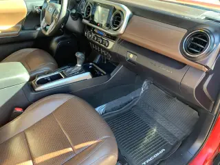 2017 Toyota TACOMA DOUBLE CAB