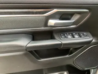 2019 Ram 1500 CREW CAB