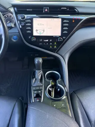 2020 Toyota Camry XLE Hybrid