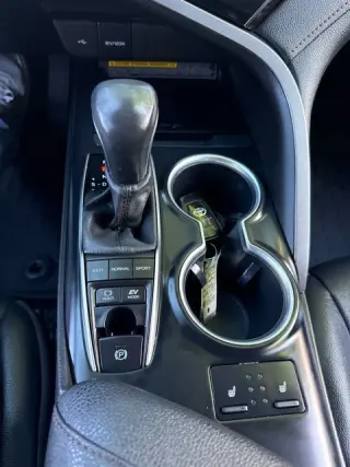 2020 Toyota Camry XLE Hybrid