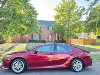2020 Toyota Camry XLE Hybrid