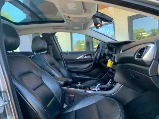 2017 Infiniti QX30