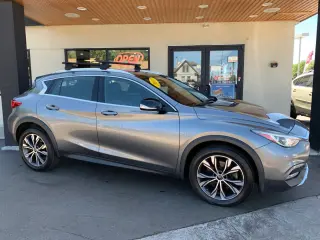 2017 Infiniti QX30