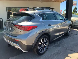 2017 Infiniti QX30