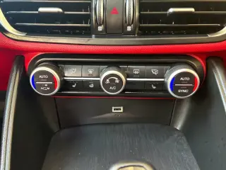 2018 Alfa Romeo Giulia AWD