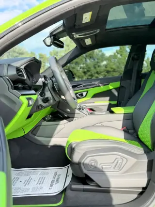 2022 Lamborghini URUS