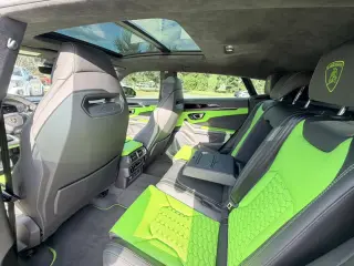 2022 Lamborghini URUS