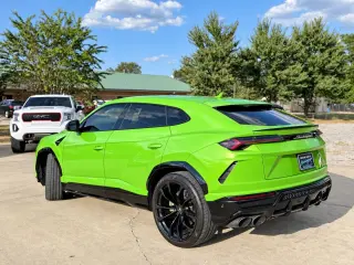 2022 Lamborghini URUS
