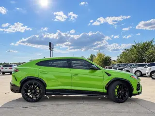 2022 Lamborghini URUS