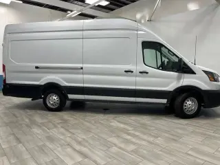 2025 Ford Transit-250
