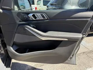 2023 BMW X7