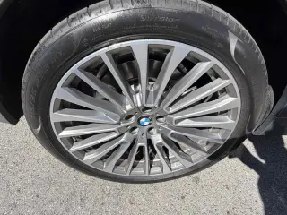 2023 BMW X7