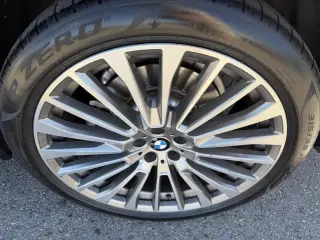 2023 BMW X7