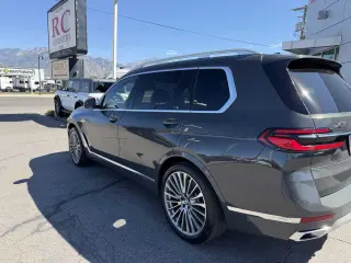 2023 BMW X7