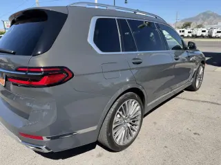 2023 BMW X7