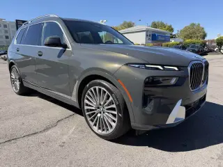 2023 BMW X7