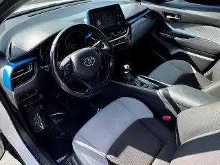 2019 TOYOTA C-HR