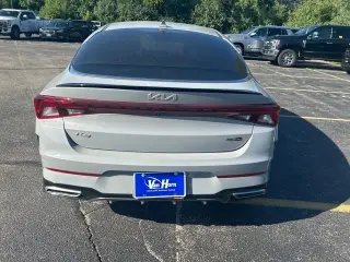 2022 Kia K5