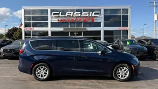 2020 CHRYSLER VOYAGER