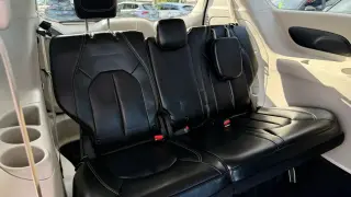 2020 CHRYSLER VOYAGER
