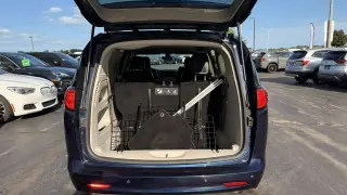 2020 CHRYSLER VOYAGER