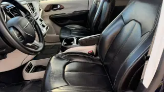 2020 CHRYSLER VOYAGER
