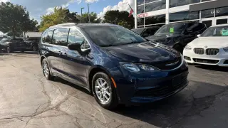 2020 CHRYSLER VOYAGER