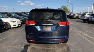 2020 CHRYSLER VOYAGER