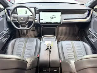 2022 Rivian R1S