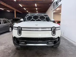 2022 Rivian R1S