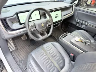 2022 Rivian R1S