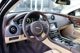 2016 Jaguar XJ