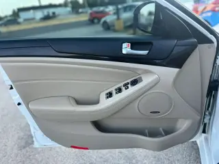 2016 KIA CADENZA