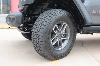 2025 Jeep Gladiator