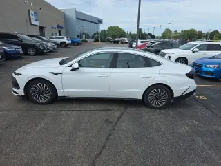 2025 Hyundai Sonata Hybrid