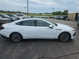 2025 Hyundai Sonata Hybrid